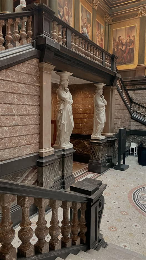La decorazione profonda ti porta nell'architettura europea