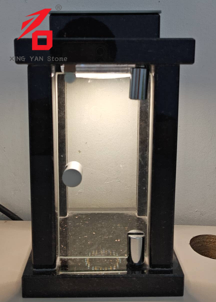 Lampada LED per cimitero con pannello solare