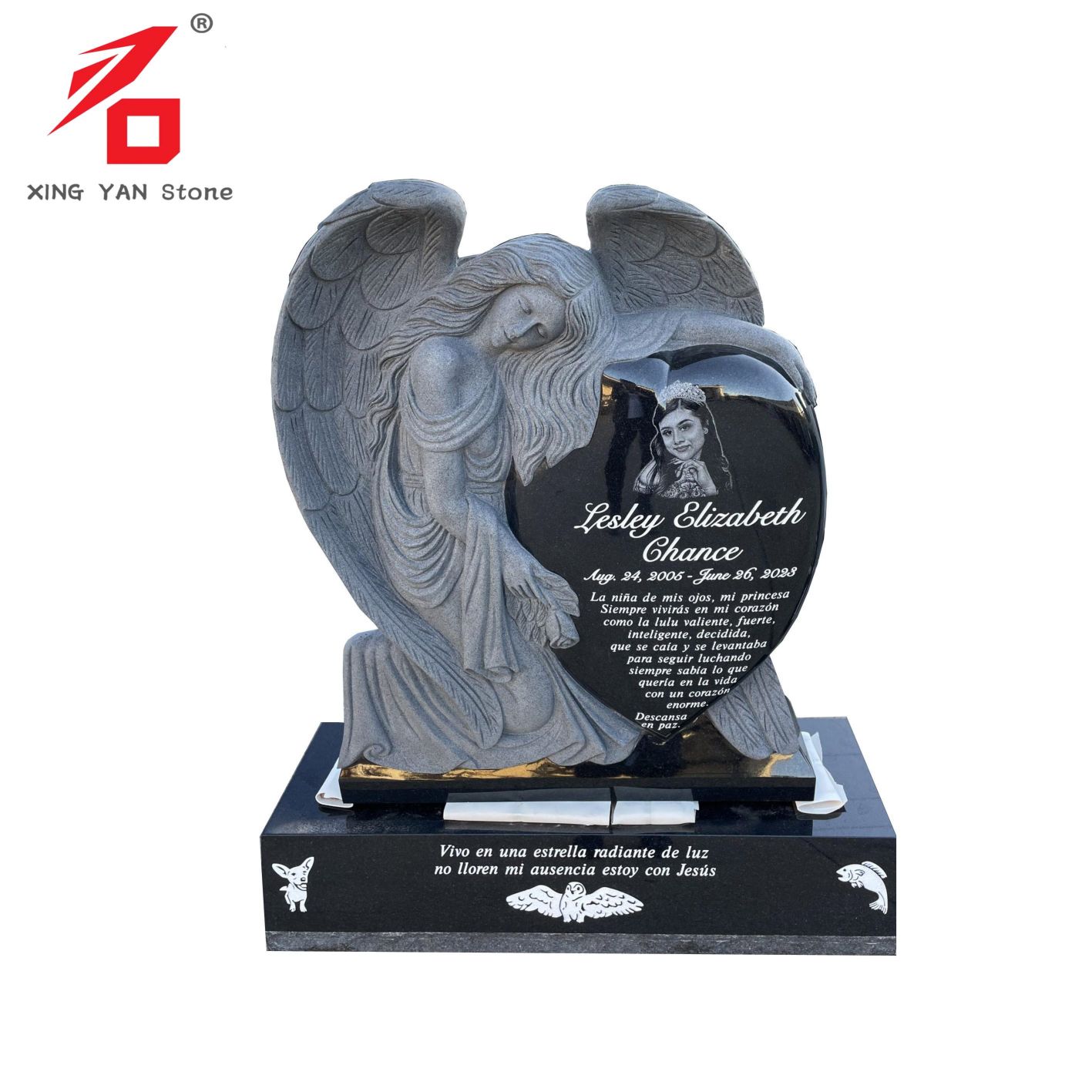 Tombstone di angelo in granito nero intagliato a mano