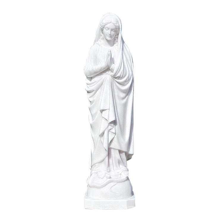 Statua in marmo della Vergine Maria nella vita reale